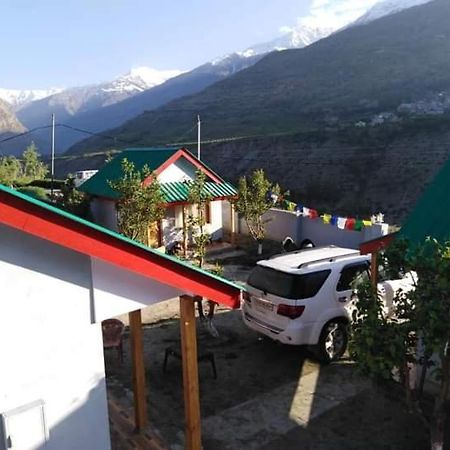 Flying Monk Huts & Restaurant Kyelang Exterior photo